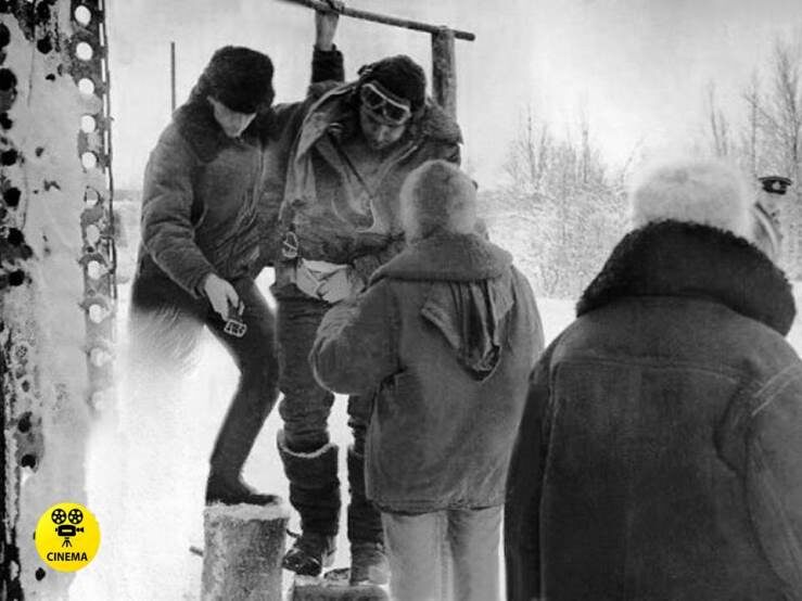 На съёмках фильма "Торпедоносцы" (1983).