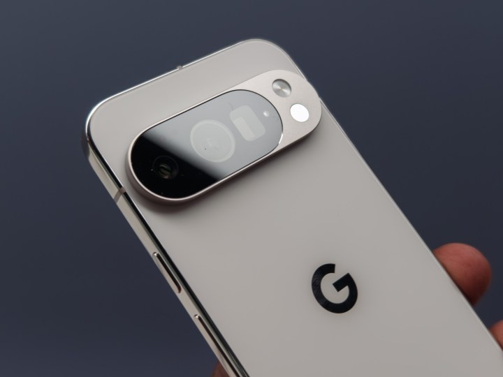 6,8-дюймовый дисплей Pixel 10 Pro XL может казаться несколько великоватым