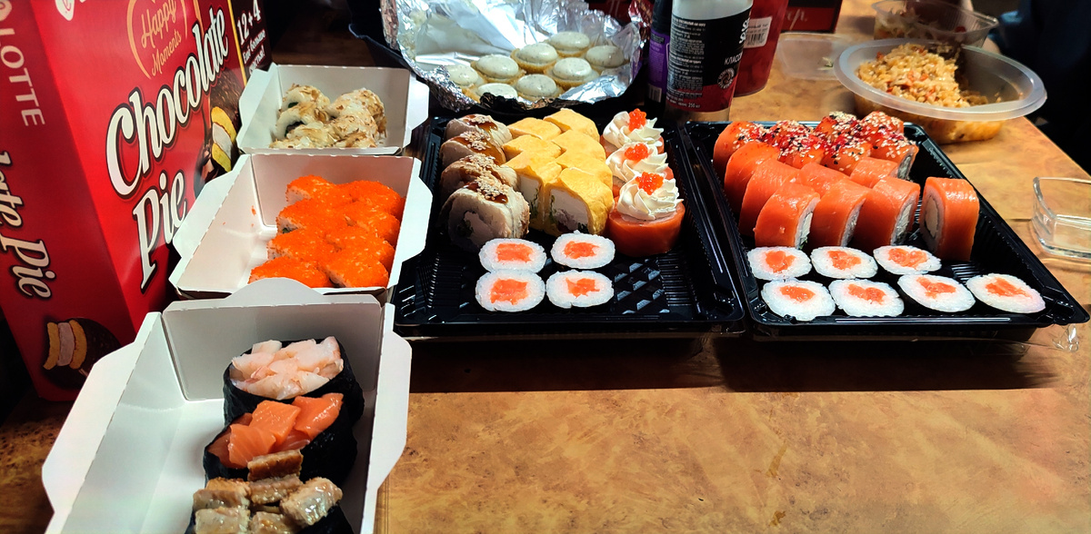 Наш мини праздничный стол. 