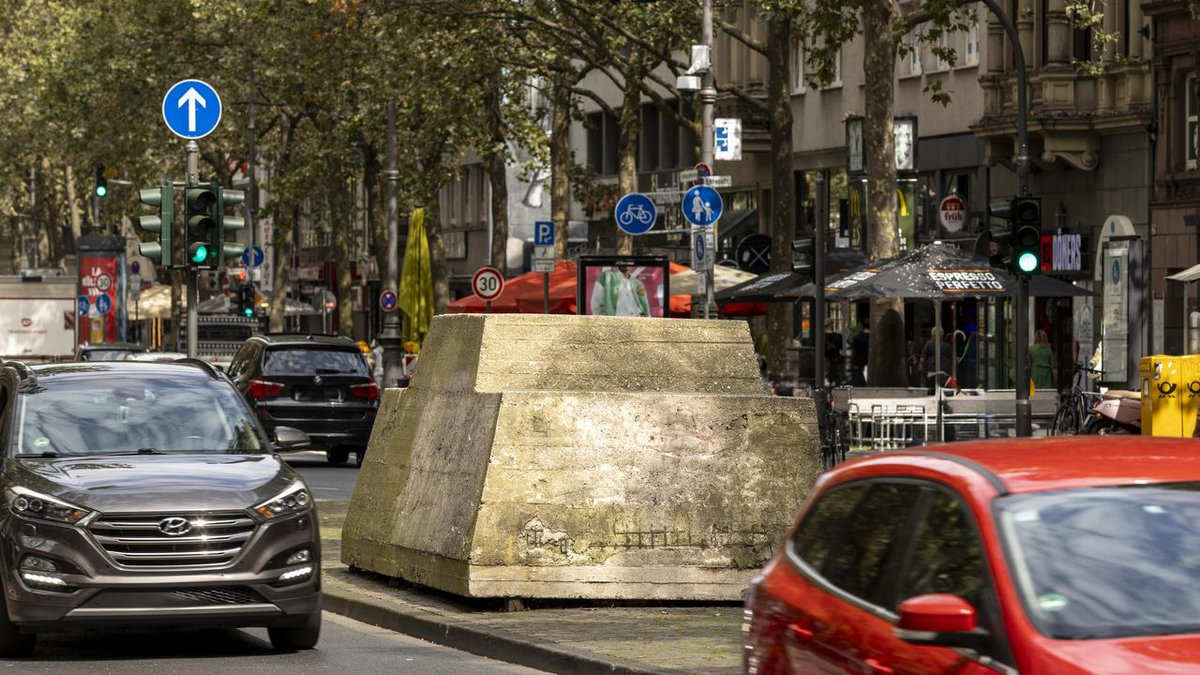 Скульптура Вольфа Фостеля «Застывший трафик». Фото с сайта entdecke.dein-nrw.de