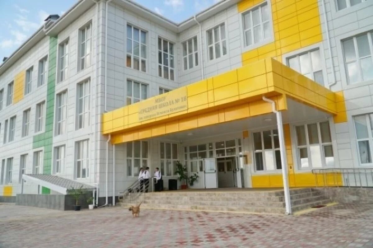    В Евпатории открылась новая школа имени генерала Булатова