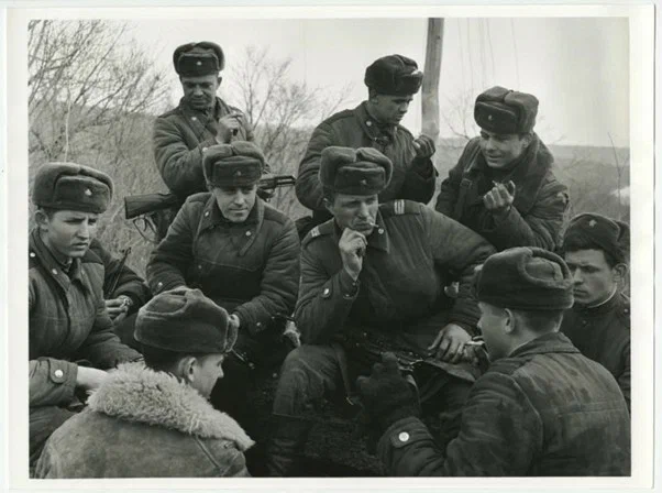 После боя. Вячеслав Смирнов. 15 марта 1969 года, о. Даманский. Источник: МАММ / МДФ                                                                      
