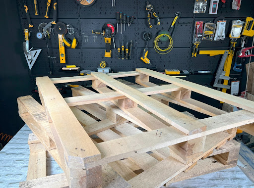 Из старого поддона сделали то, что стоит в магазине несколько тысяч рублей