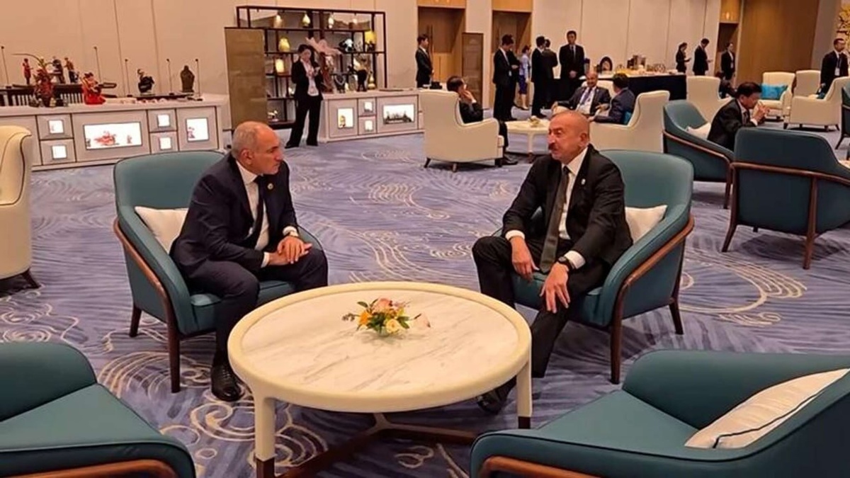 "Что будем начальству докладывать?". Алиев и Пашинян на полях саммита ШОС.