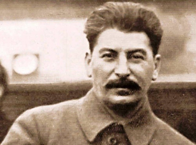"Сейчас Иосиф Сталин и большевики дали СССР и Москве то, чего нет у Америки и Нью-Йорка...Я говорю о надежде..."
