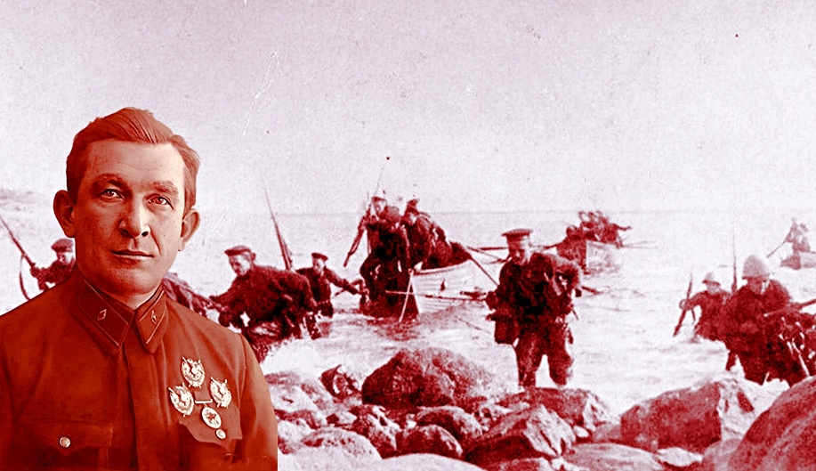 Герой статьи на фоне высадки морского десанта во время Керченско-Феодосийской операции.