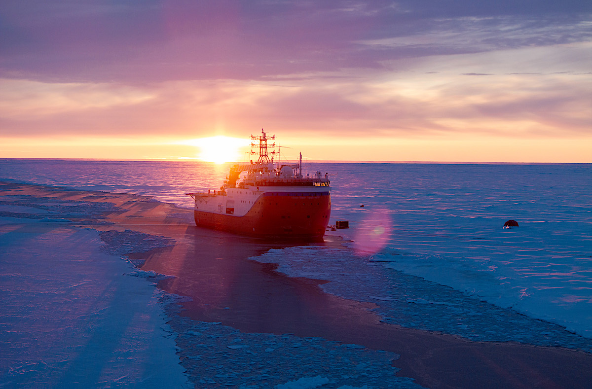 Ледовая самодвижущаяся платформа (ЛСП) «Северный полюс-42» (СП-42). Источник: aari.ru