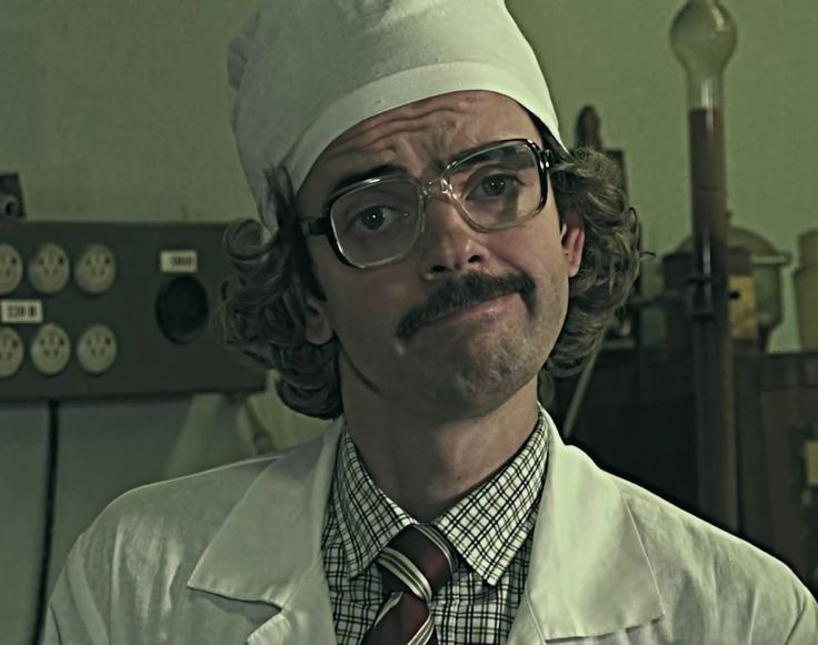 Инженер — главный персонаж сериала "Внутри Лапенко", научный сотрудник в местном НИИ