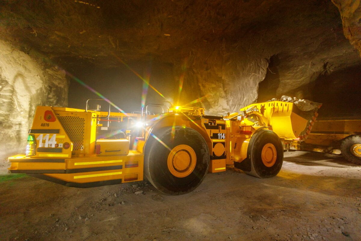   ПДМ МоАЗ-4076