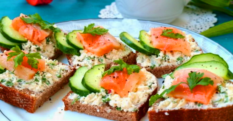 Творог, рыба, огурец, хлеб цельнозерновой - ничего не забыли?