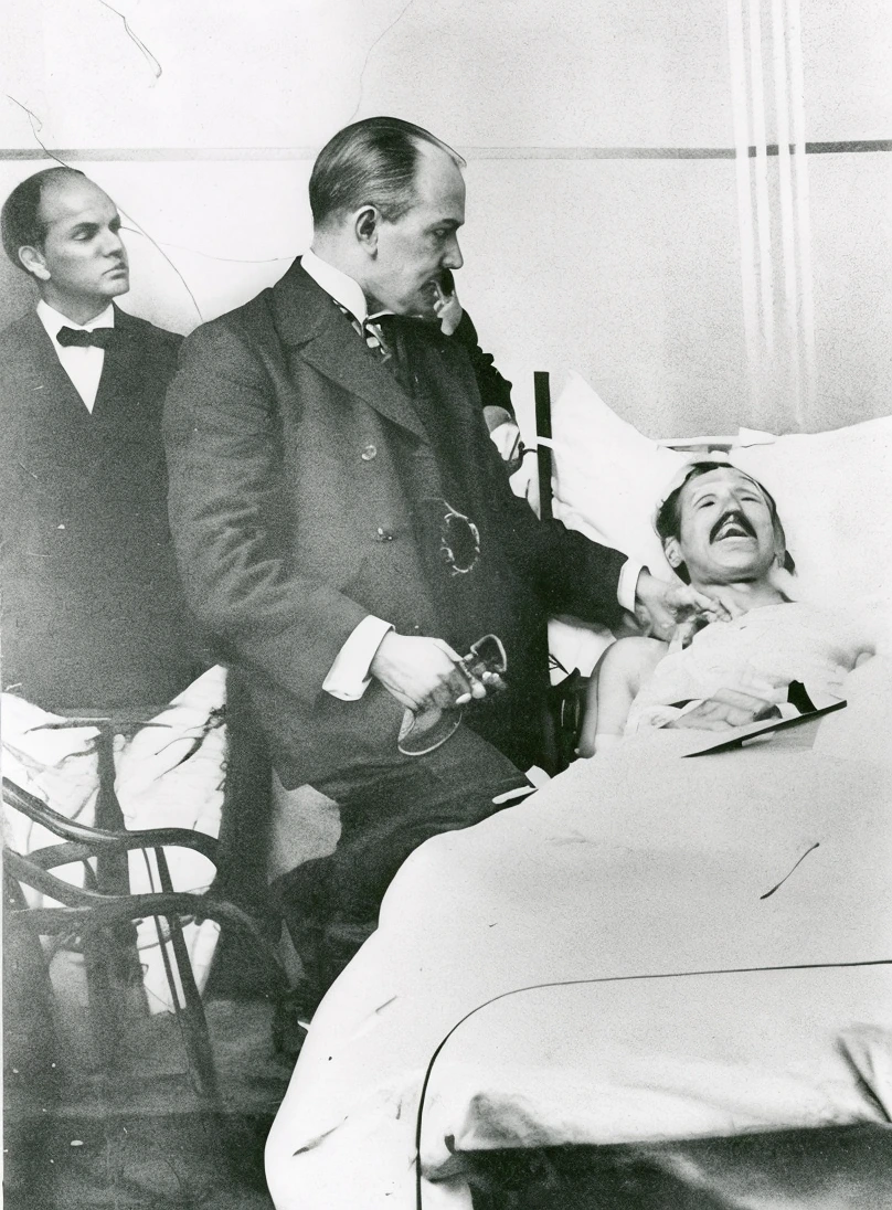 Уильям Ослер у постели пациента