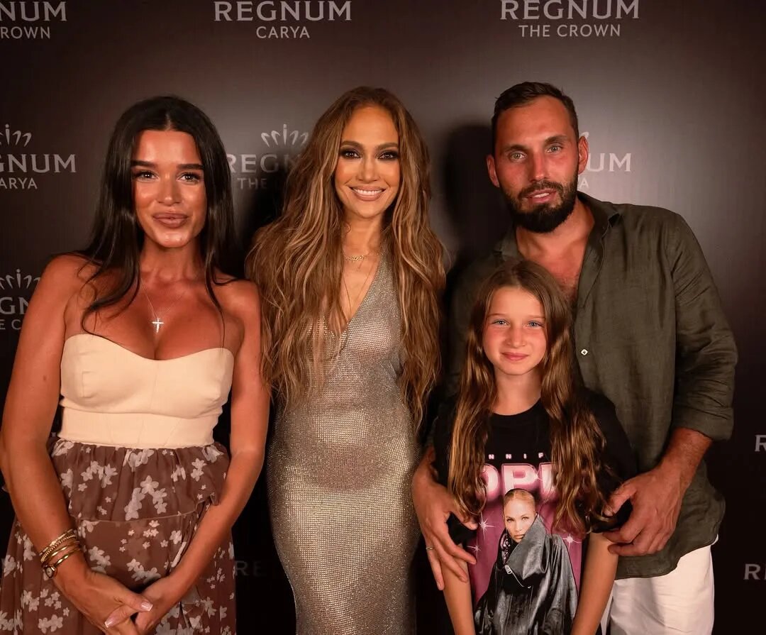 Ксения Бородина с Дженнифер Лопес и семьёй