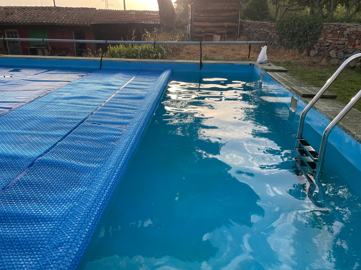 Летом в Испании без бассейна сложно обойтись