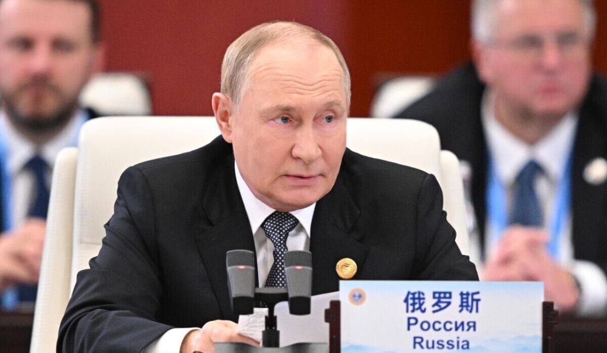     Президент РФ Владимир Путин выступает на заседании Совета глав государств. Источник: © РИА Новости Автор фото: Сергей Бобылев