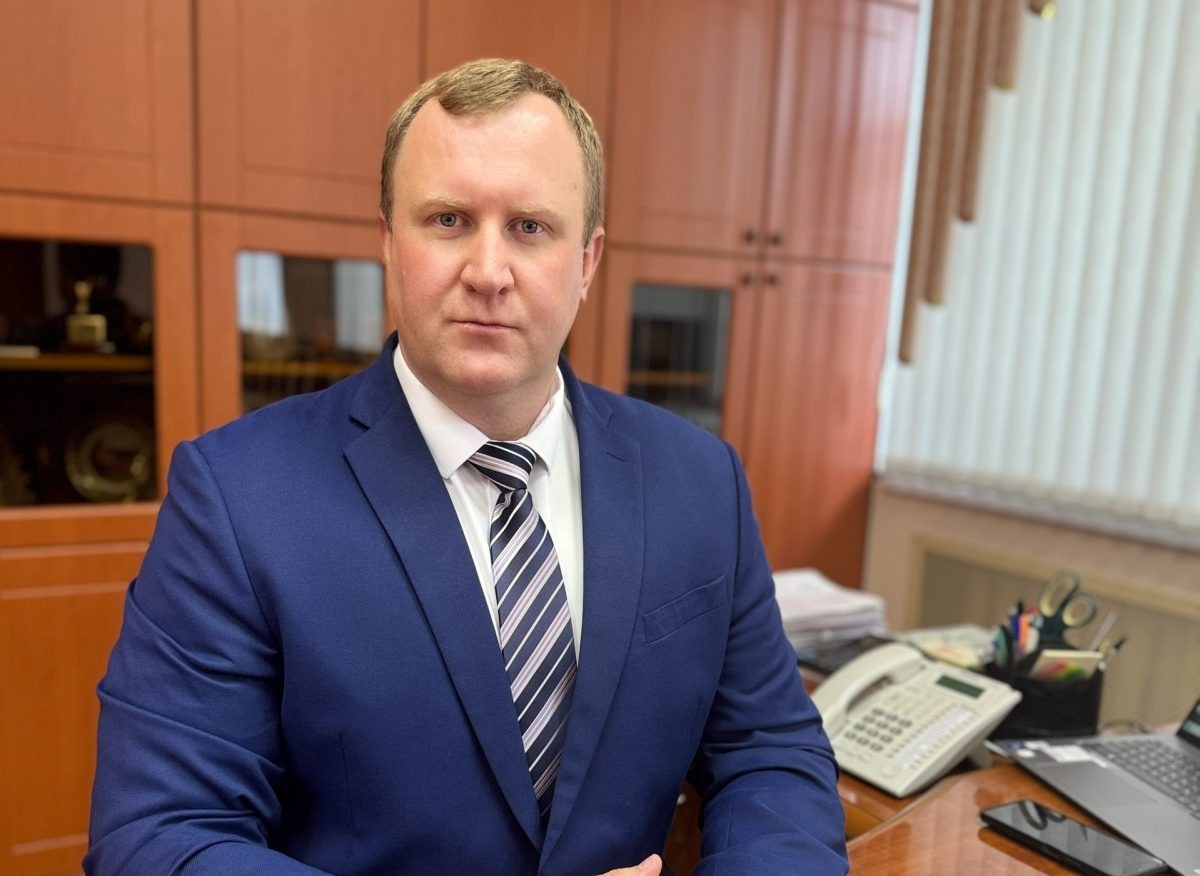    Он начал исполнять обязанности главы округа с 1 сентября 2025 года