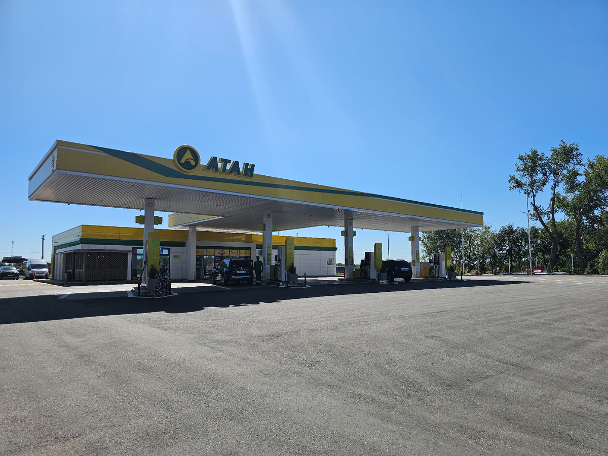 АЗС Атан в Воронежской области, абсолютно свободно в отличии от Лукоила