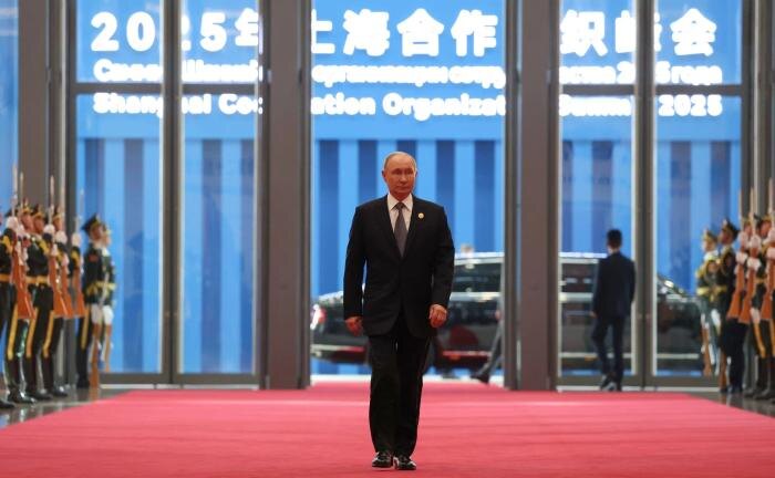 Владимир Путин перед началом заседания Совета глав государств – членов ШОС. Фото © kremlin.ru