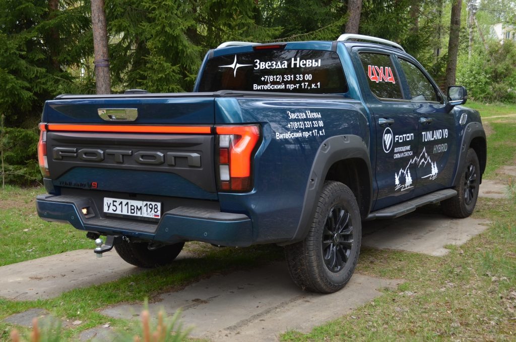 Сзади Foton Tunland V9 и V7 выглядят одинаково — как Ford F-150.
