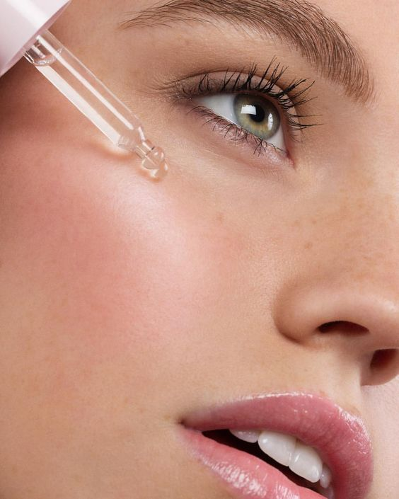 Гиалуроновая кислота для лица: секрет мягкой, упругой и сияющей кожи