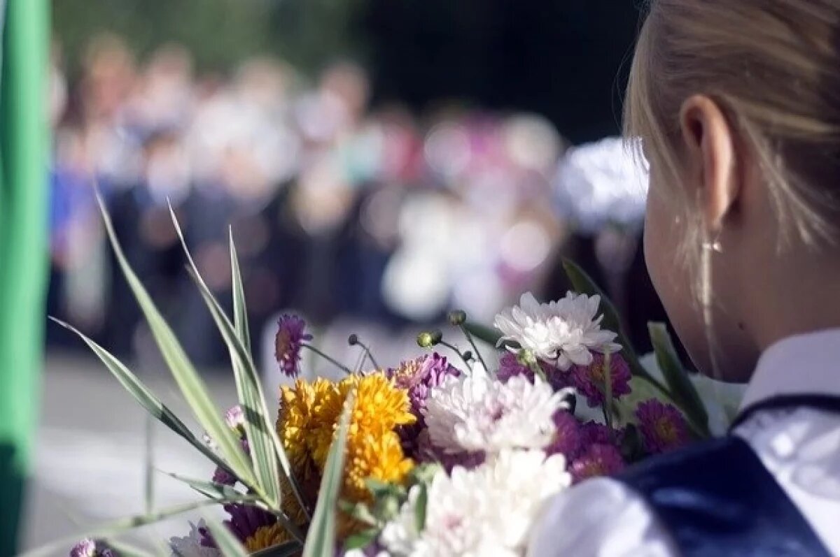    Кондрахин: долгие школьные линейки могут провоцировать микротромбозы