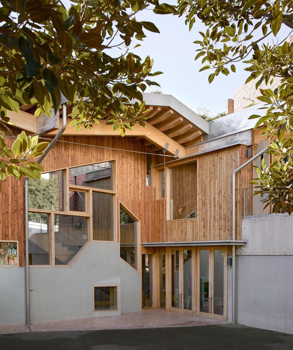 Architecture: Gradolí & Sanz Arquitectes | Project: Imagine Montessori School | Photo: Mariela Apollonio | Geo: Valencia, ES