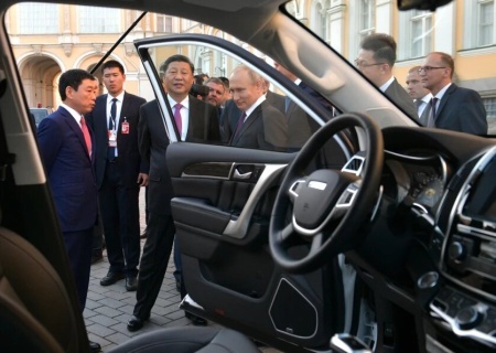    Владимир Путин использует "лимузинную дипломатию"