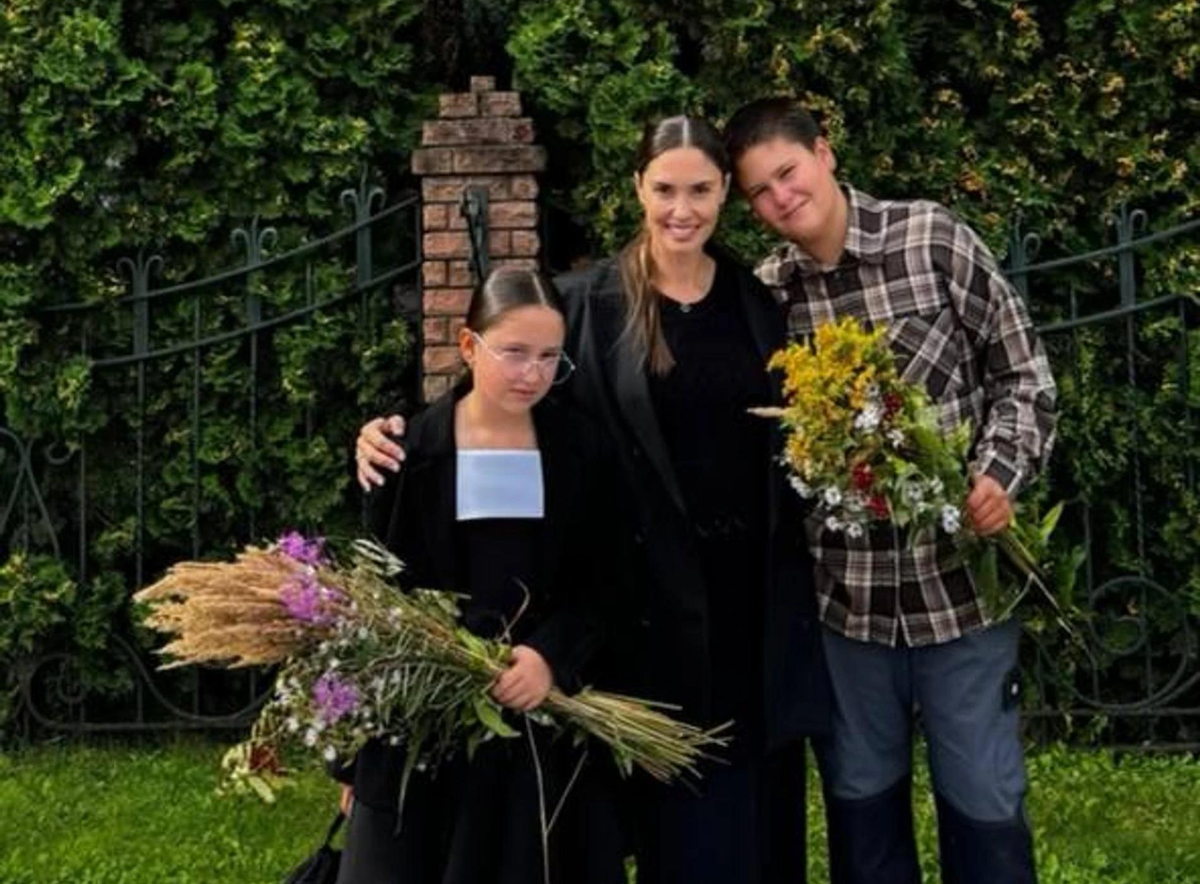    Агата Муцениеце с детьми. Фото: Инстаграм (запрещён в РФ) @agataagata