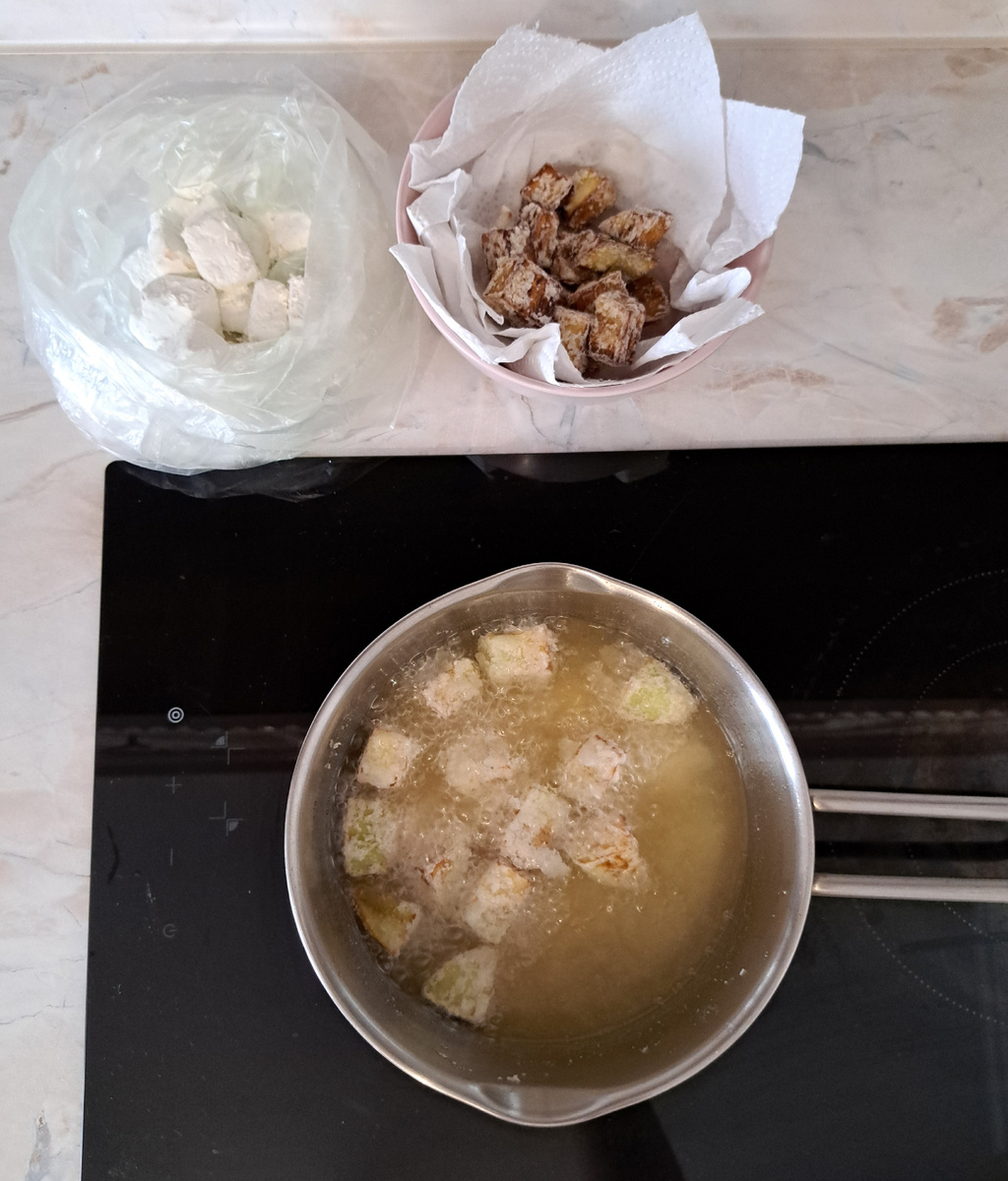 Жарим баклажаны во фритюре