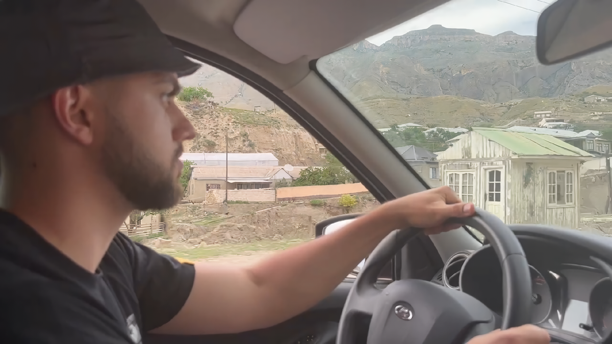 Я за рулём арендованной Лады.