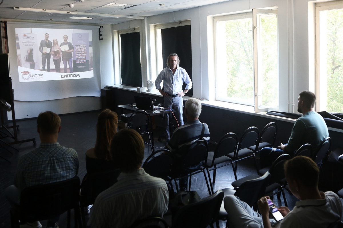 Выступление мастеров на Дне открытых дверей в ИПЛФ. Фото: Виктория Локтева