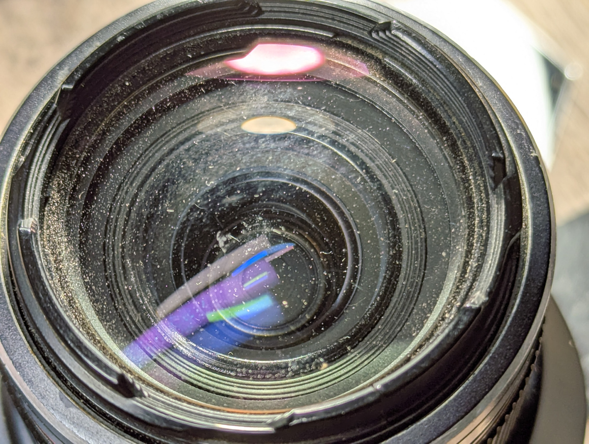 Типичное состояние объектива 20летней камеры