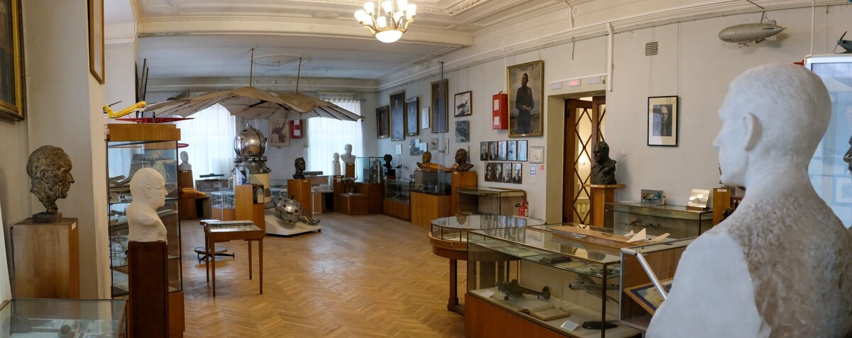 В материале использованы фотографии экспозиции Научно-мемориального музея Н.Е. Жуковского из Государственного музея истории космонавтики имени К.Э. Циолковского.