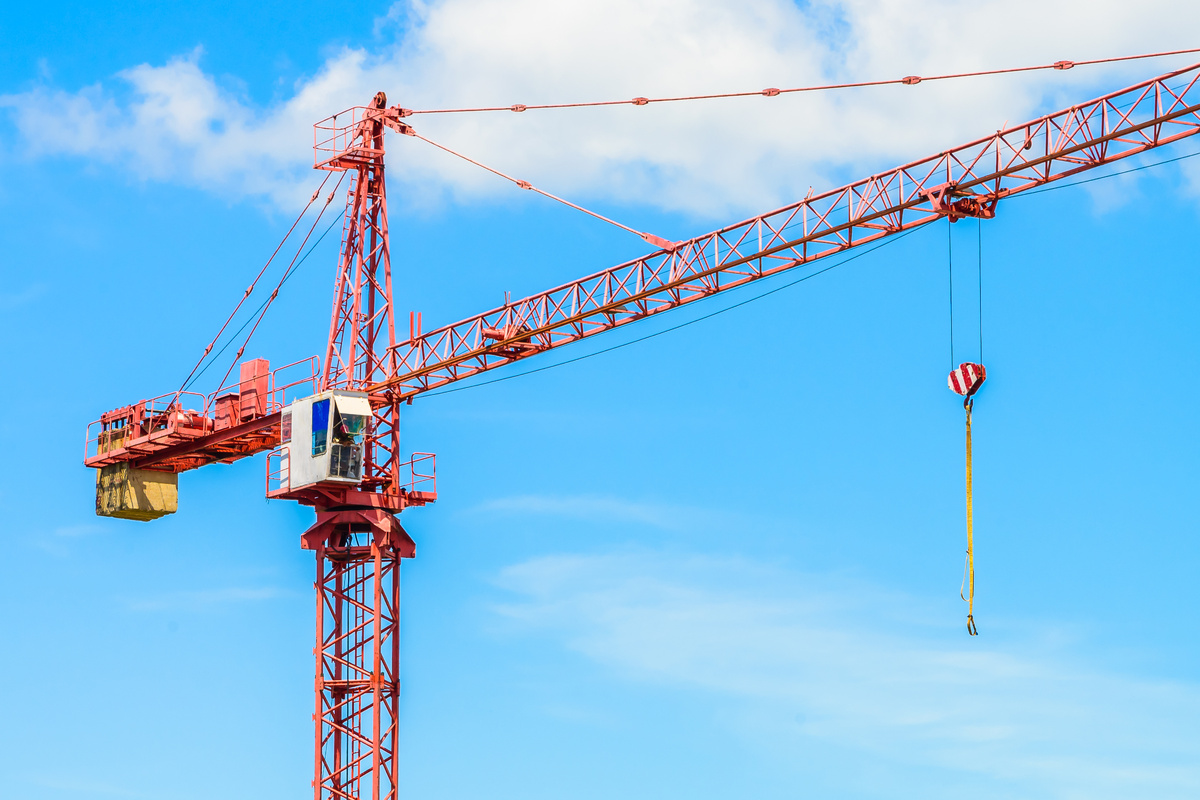 Башенный кран на строительном объекте, Проектная Группа ПЛАНЕТА
