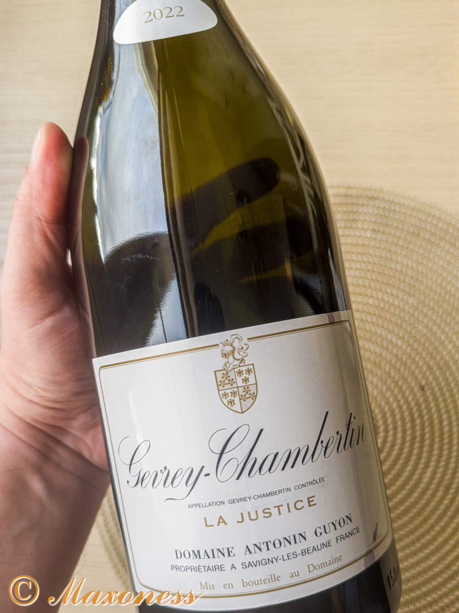 Этикетка магнума вина Gevrey-Chambertin La Justice от Domaine Antonin Guyon, винтаж 2022 года. Côte de Nuits, Côte d'Or, регион Бургундия, Франция