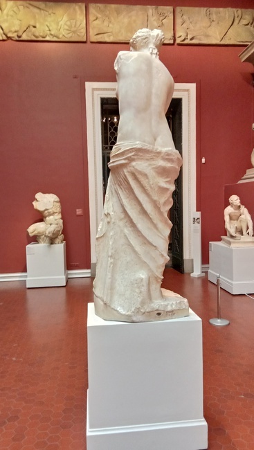 Мы уйдём, она останется.