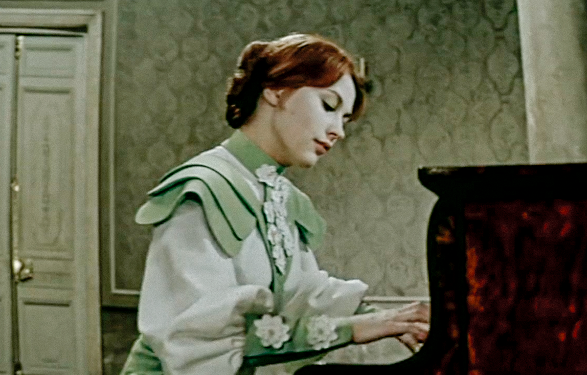 Кадр из фильма «Цветы запоздалые», производство киностудии «Мосфильм», режиссёр Абрам Роом, 1970 г.