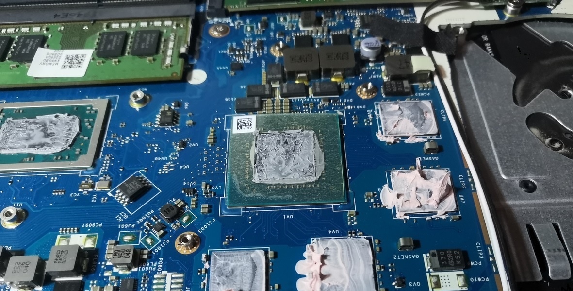 чистка и замена термопасты на ноутбуке