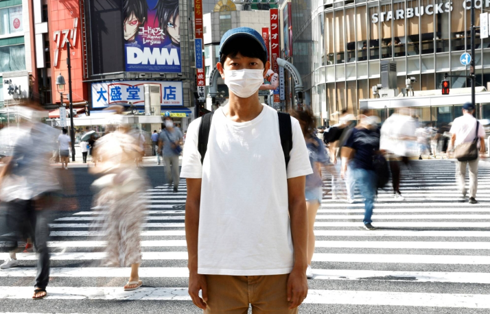 Вот этот парень сдает себя в аренду, как ничего не умеющего делать человека