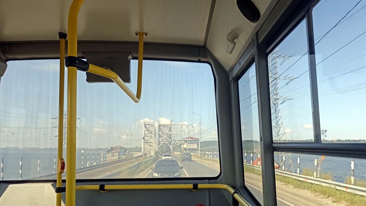 На автобусе на другой берег