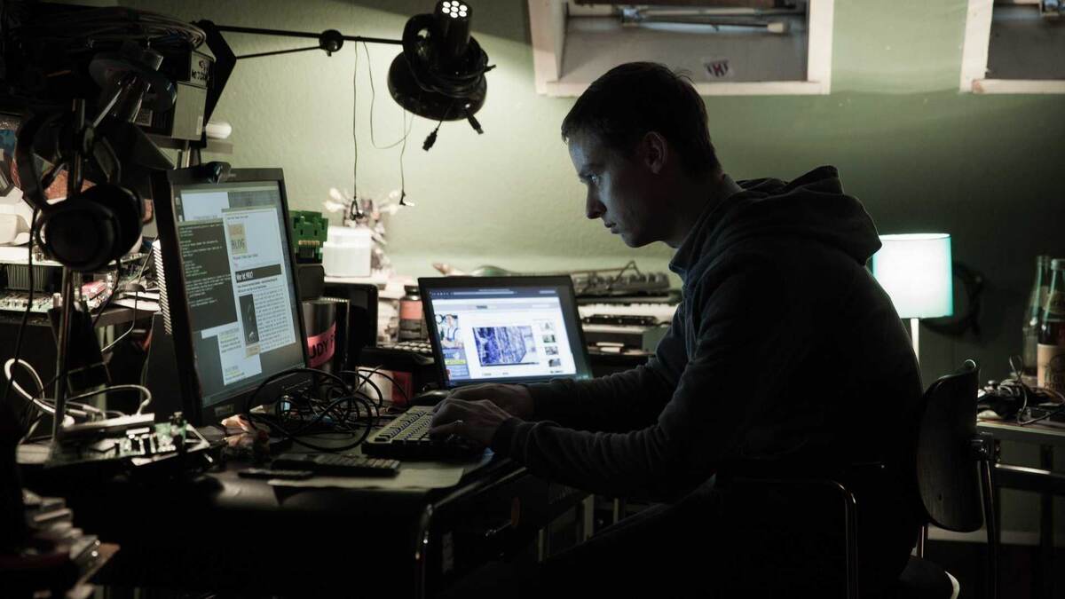    Кадр из фильма «Хакер»