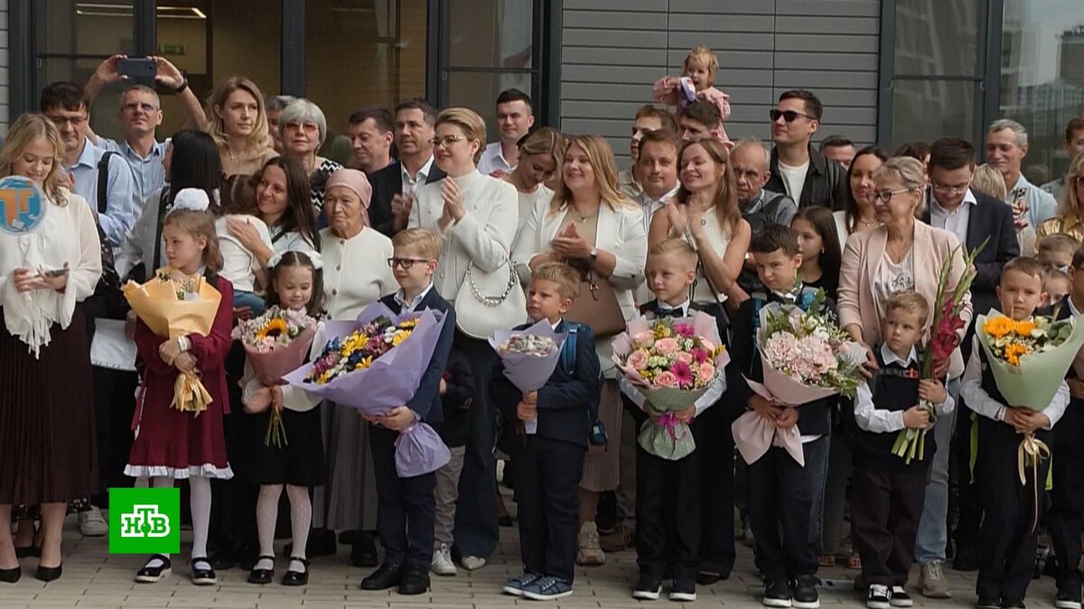    18 млн школьников начали учебный год с новыми предметами и сниженной нагрузкой