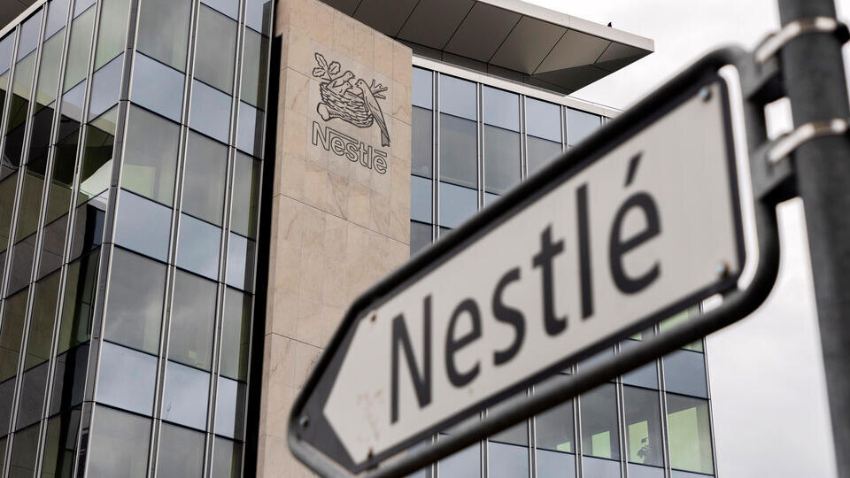     Nestle уволила гендиректора за связь с подчиненным www.globallookpress.com/Vincent Isore