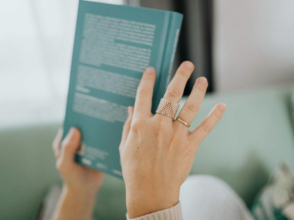 Что все-таки означают символы на авито? Пойду лучше книгу почитаю