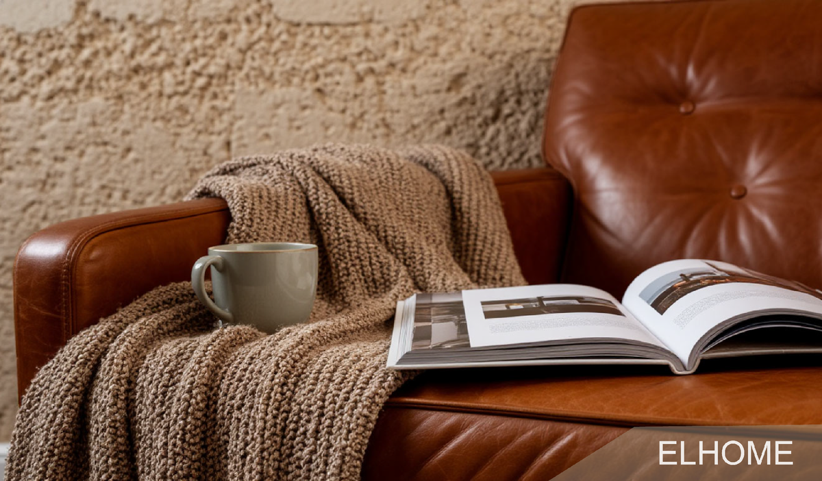 Смена текстуры — самый быстрый способ обновить интерьер. Грубый вязаный плед, керамика, дерево — эти детали делают пространство теплее и душевнее.