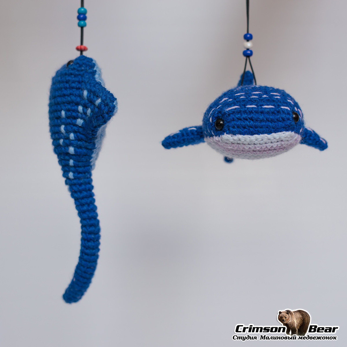 Скат и китовая акула.
Размер 13 и 9 см.