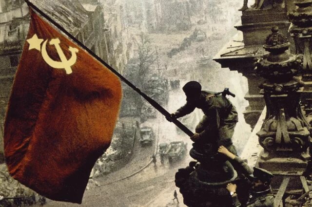    Что известно о фильме Игоря Угольникова про Знамя Победы?