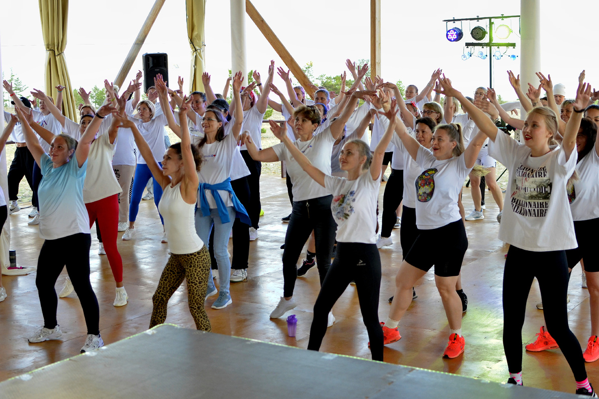 Зумба-фестиваль на Байкале (© Екатерина Самозванова)