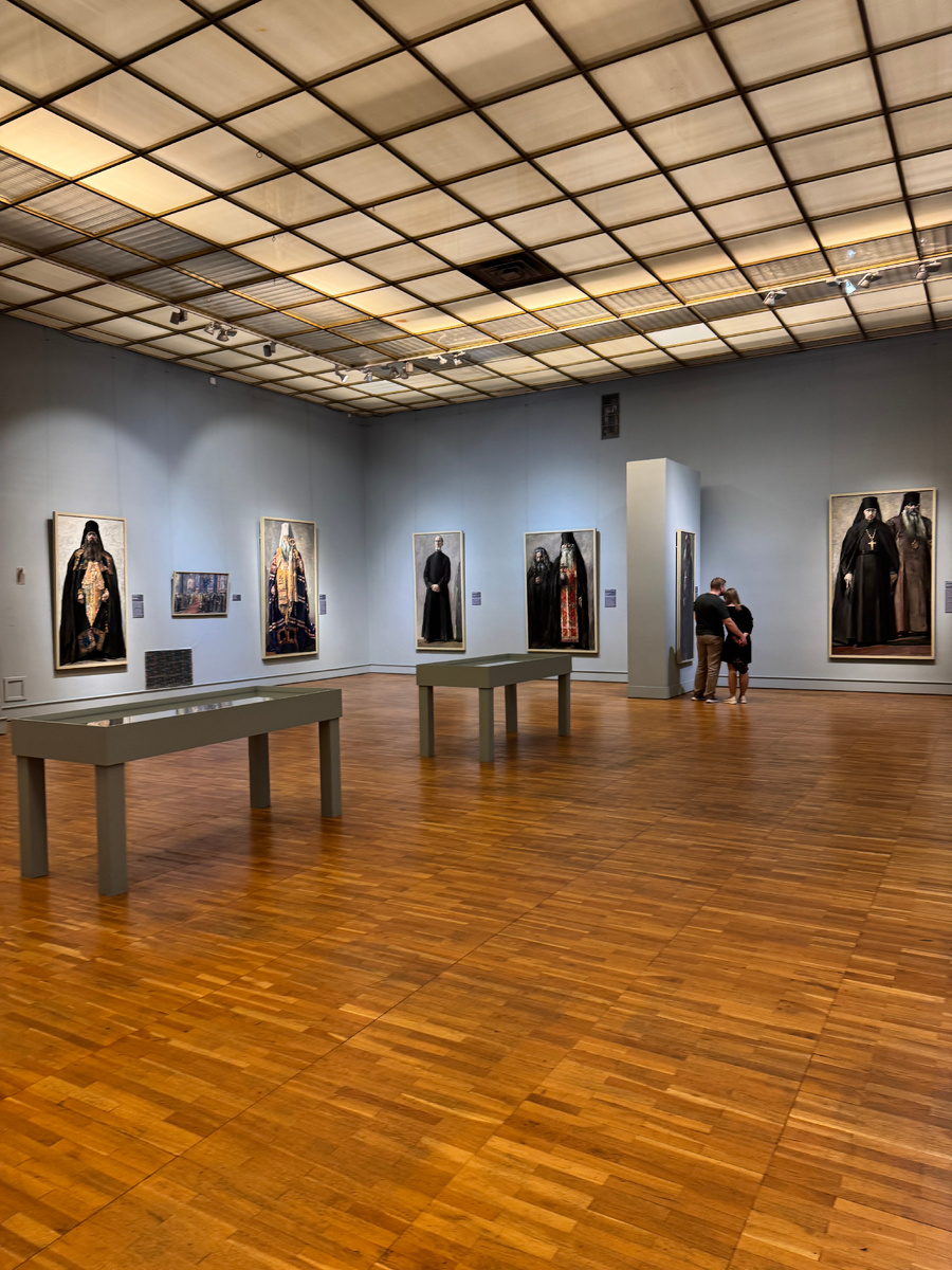 Выставка портретов к картине Павла Корина Реквием.Новая Третьяковка на Крымском валу.