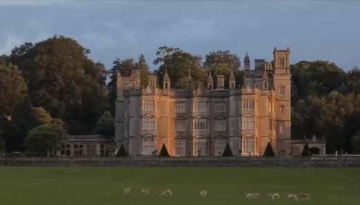 Красивый замок в Англии. Кто же в нем живёт? 