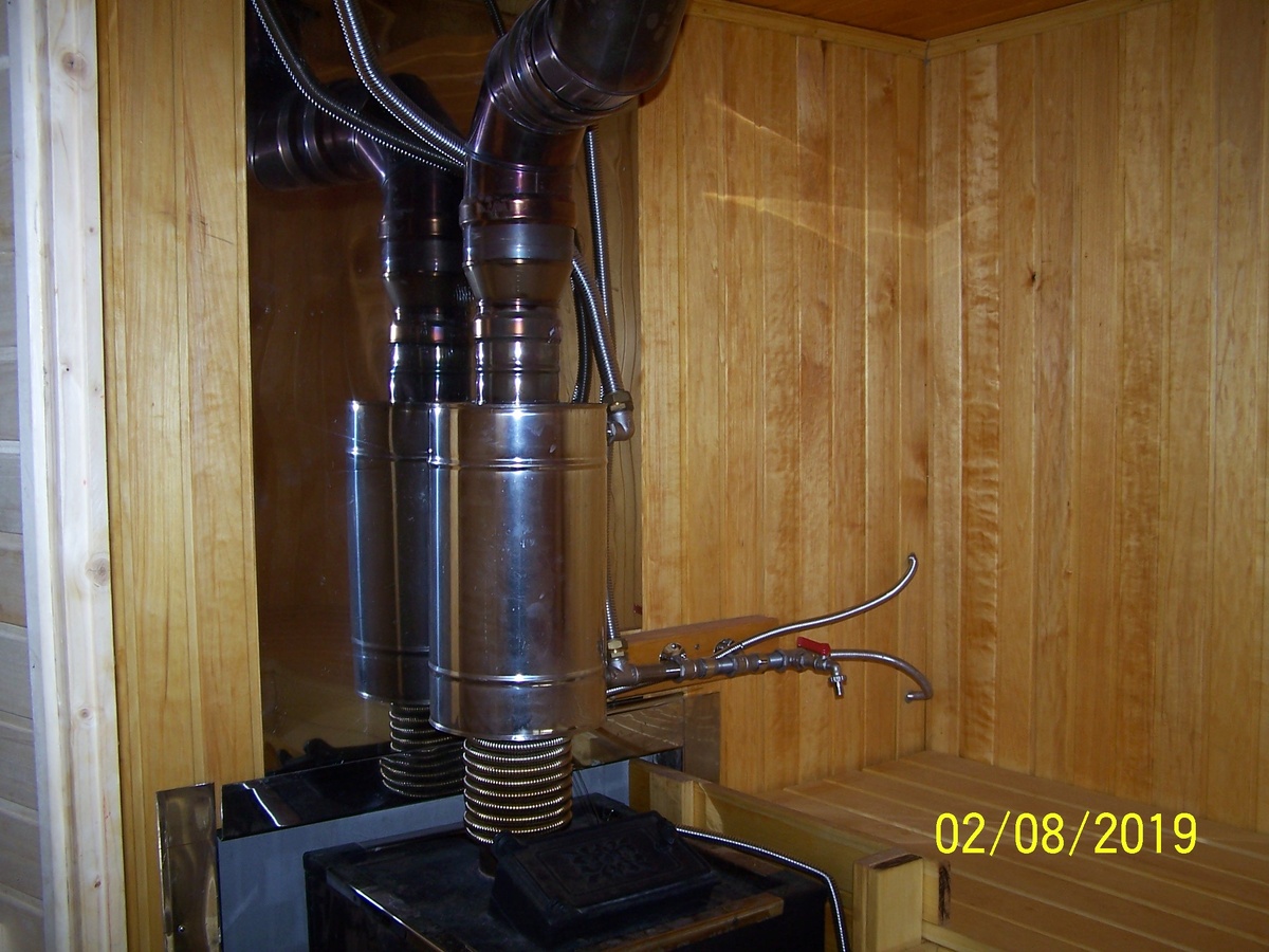 Теплообменник для горячей воды "Вулкан". Фото автора.